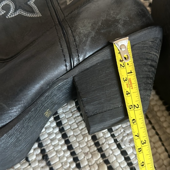 Boots - Picture 12 of 14